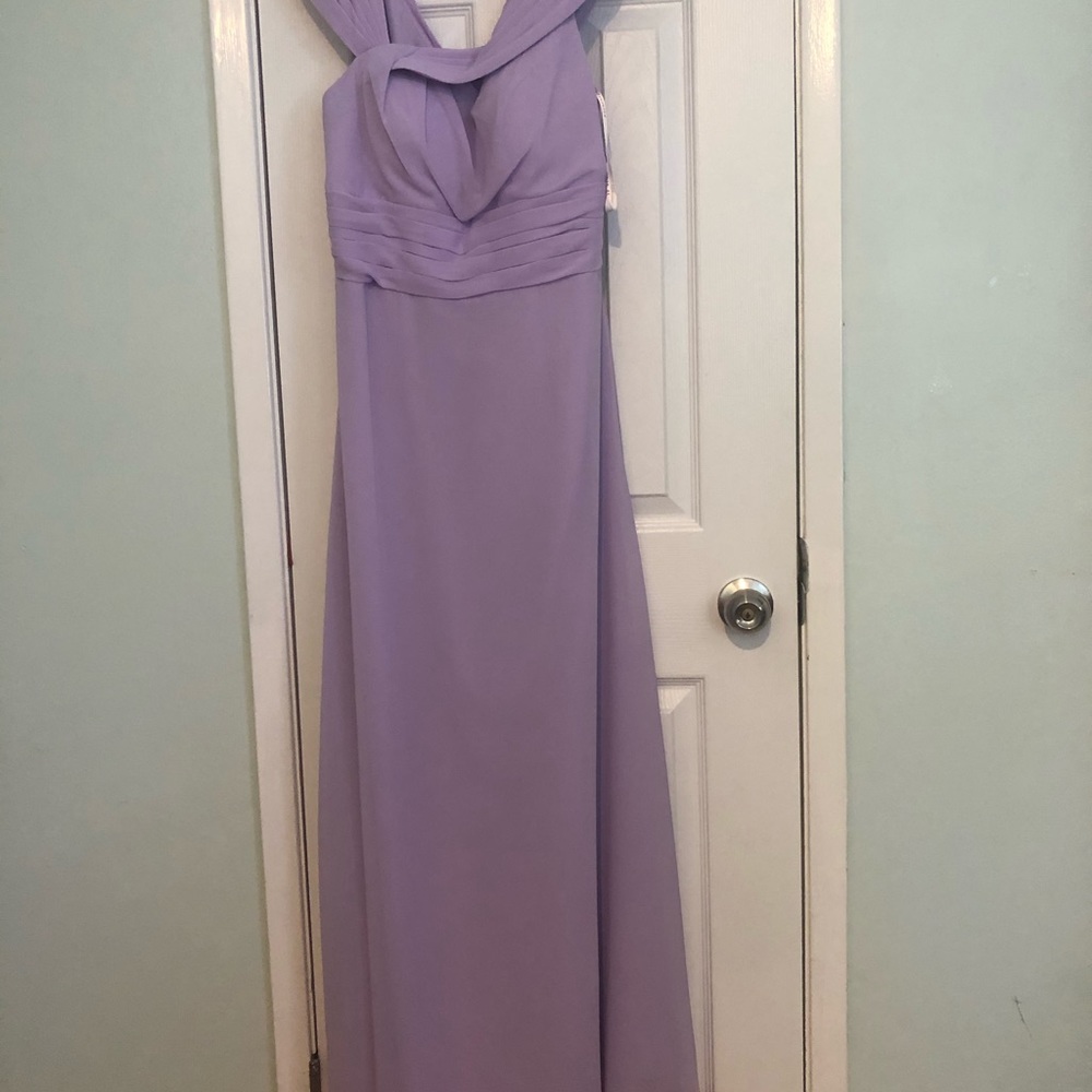 Dresses - Picture 2 of 16